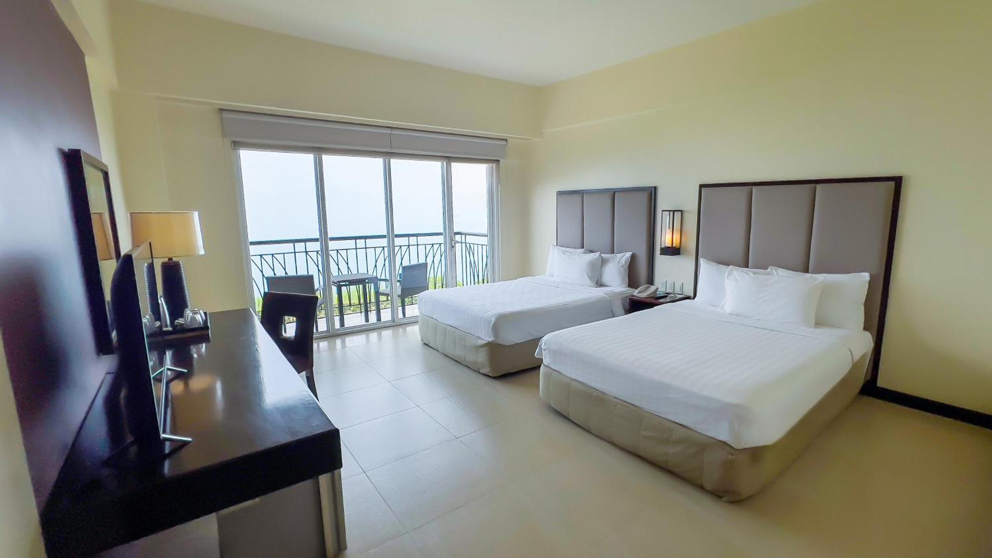 Taal Vista Hotel Tagaytay City Kültér fotó Deluxe Ocean View