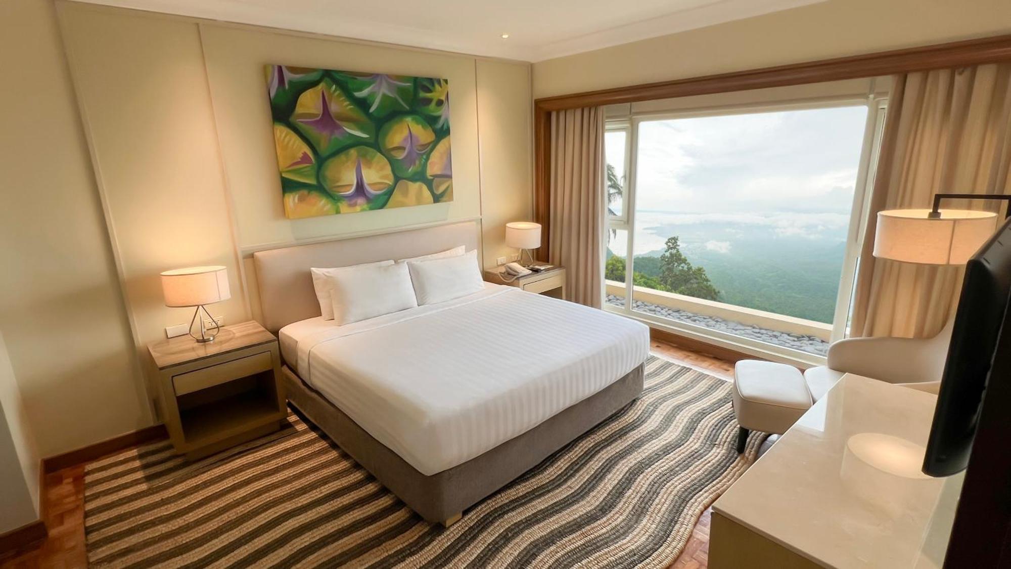 Taal Vista Hotel Tagaytay City Kültér fotó Deluxe Ocean View