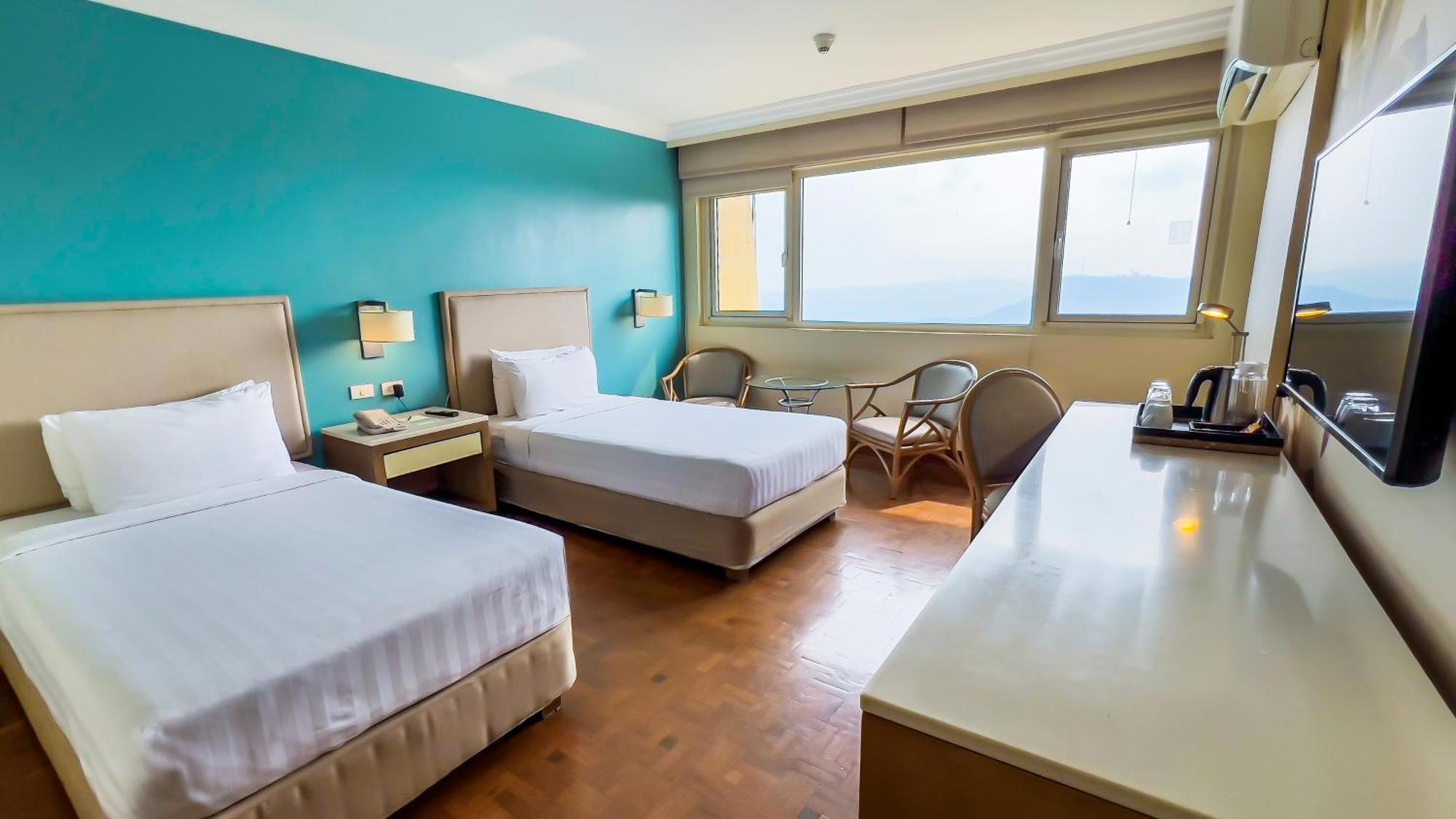 Taal Vista Hotel Tagaytay City Kültér fotó Deluxe Room